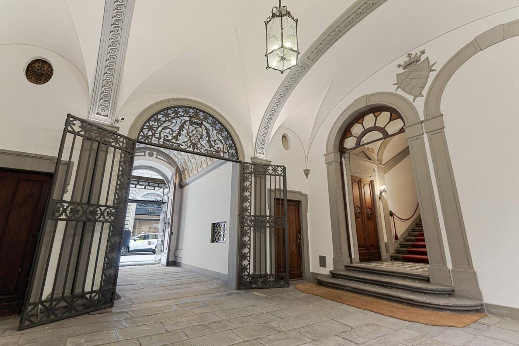 Tornabuoni Living Apartment ฟลอเรนซ์ ภายนอก รูปภาพ