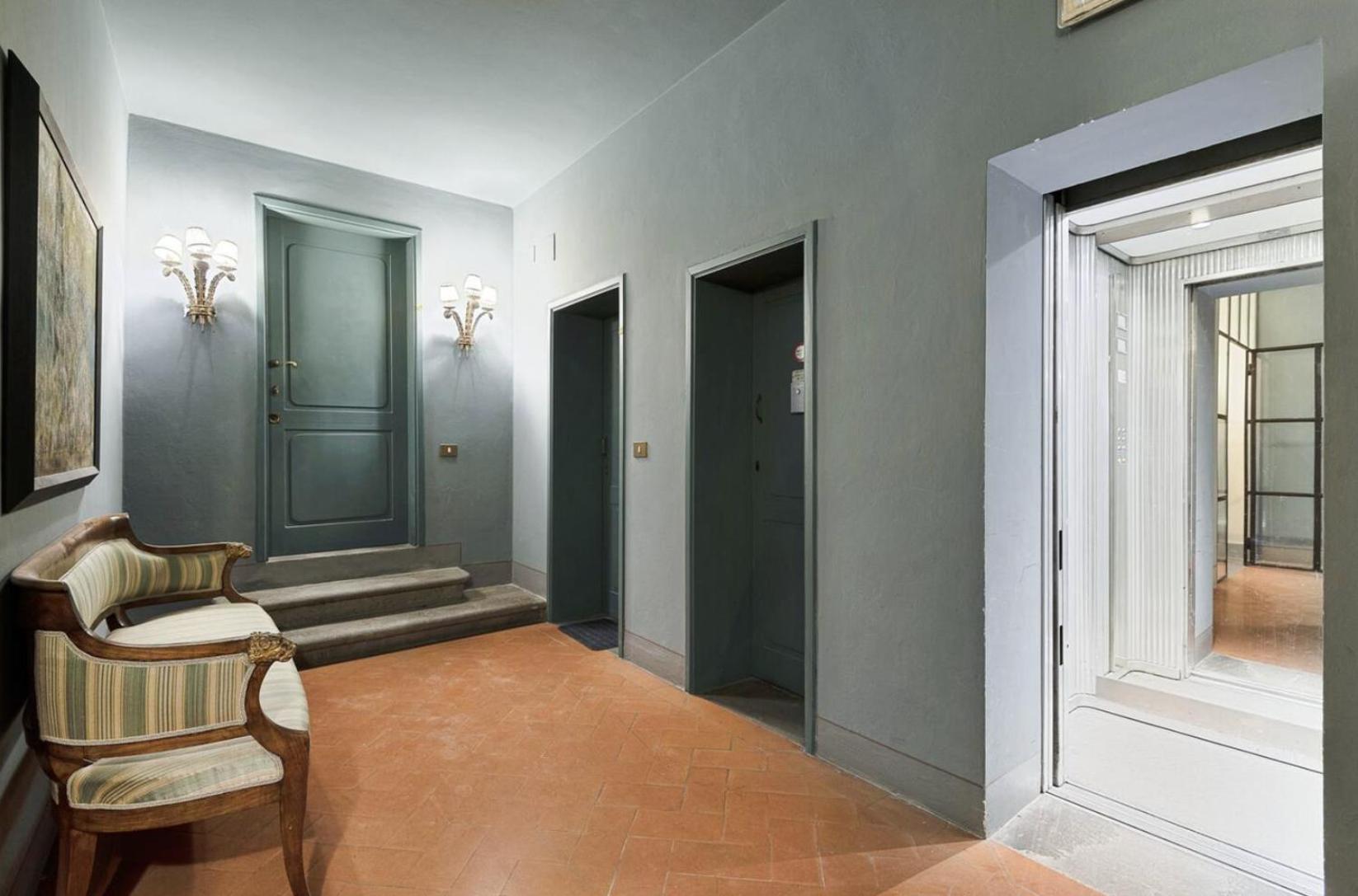 Tornabuoni Living Apartment ฟลอเรนซ์ ภายนอก รูปภาพ
